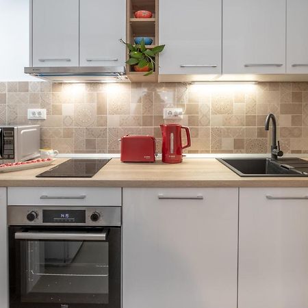 Two-Bedroom Apartment In The Centre Makarska Buitenkant foto