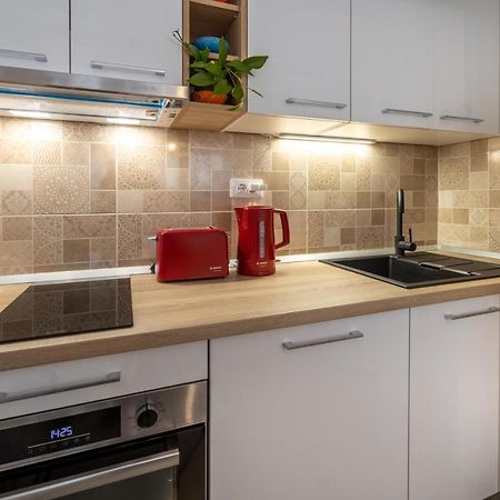 Two-Bedroom Apartment In The Centre Makarska Buitenkant foto