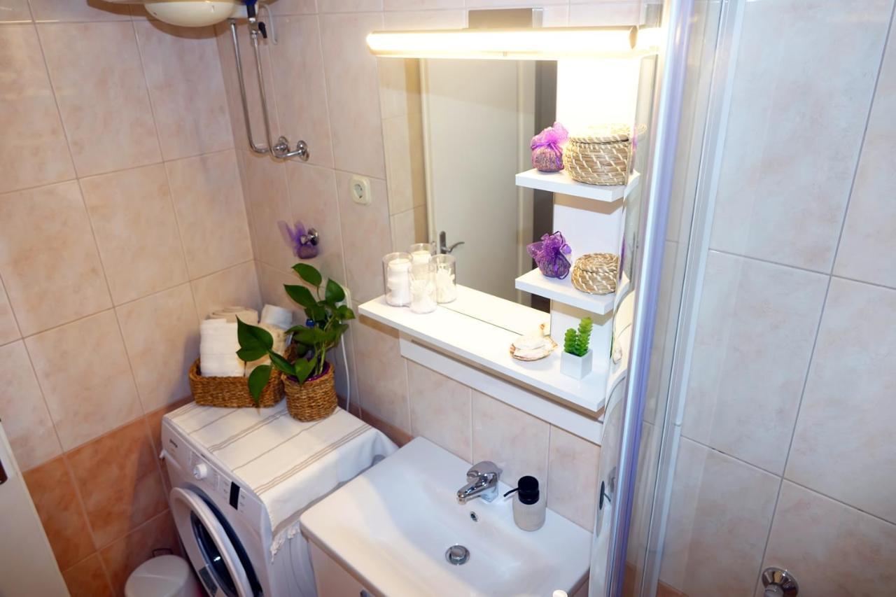 Two-Bedroom Apartment In The Centre Makarska Buitenkant foto