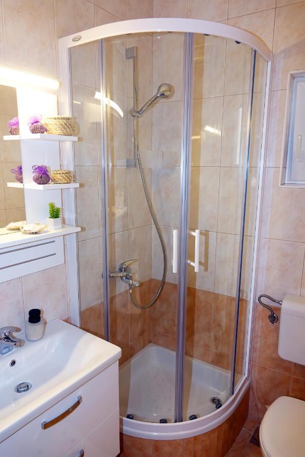 Two-Bedroom Apartment In The Centre Makarska Buitenkant foto