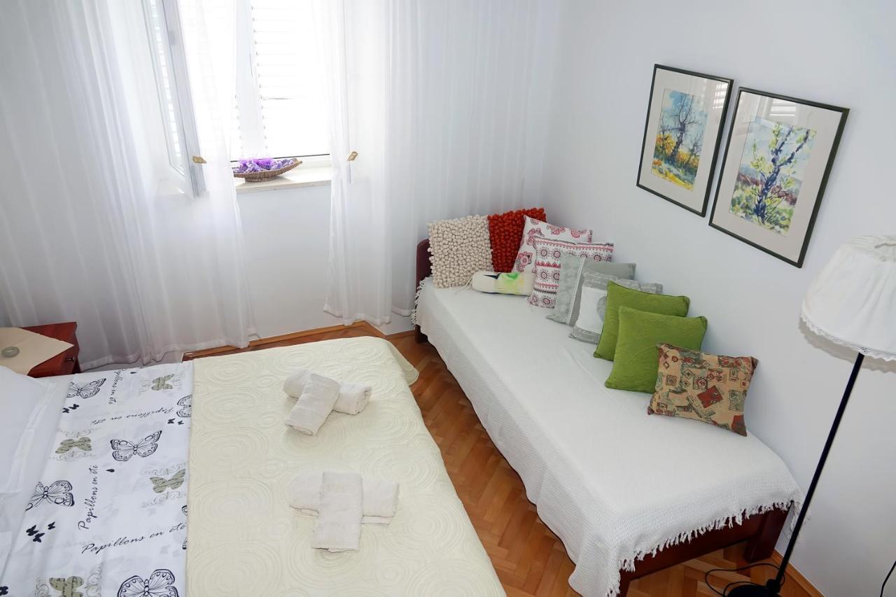 Two-Bedroom Apartment In The Centre Makarska Buitenkant foto