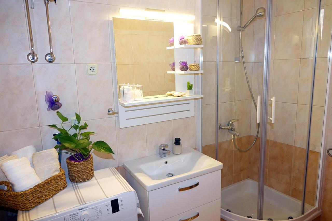 Two-Bedroom Apartment In The Centre Makarska Buitenkant foto