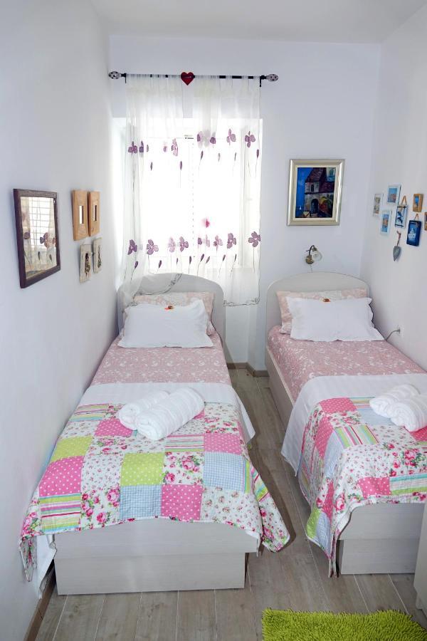 Two-Bedroom Apartment In The Centre Makarska Buitenkant foto