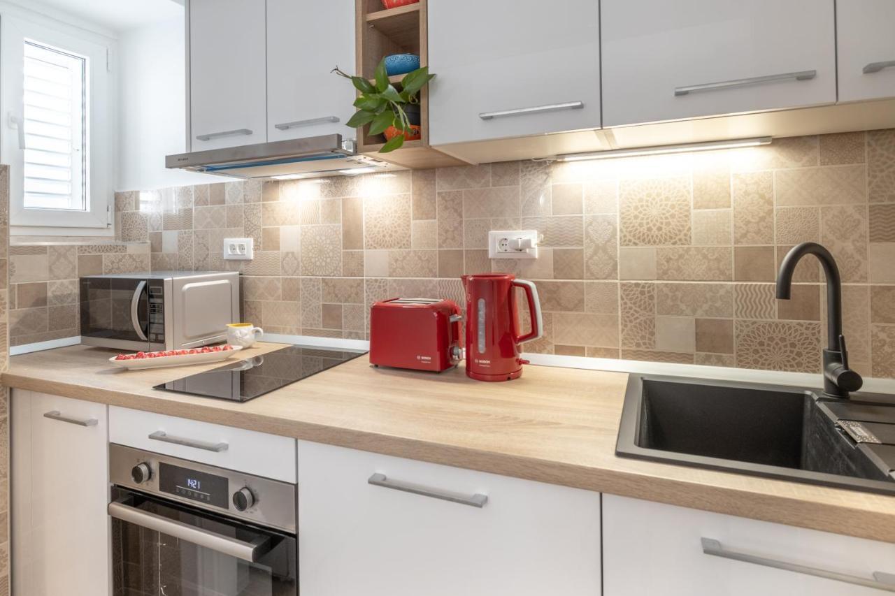 Two-Bedroom Apartment In The Centre Makarska Buitenkant foto
