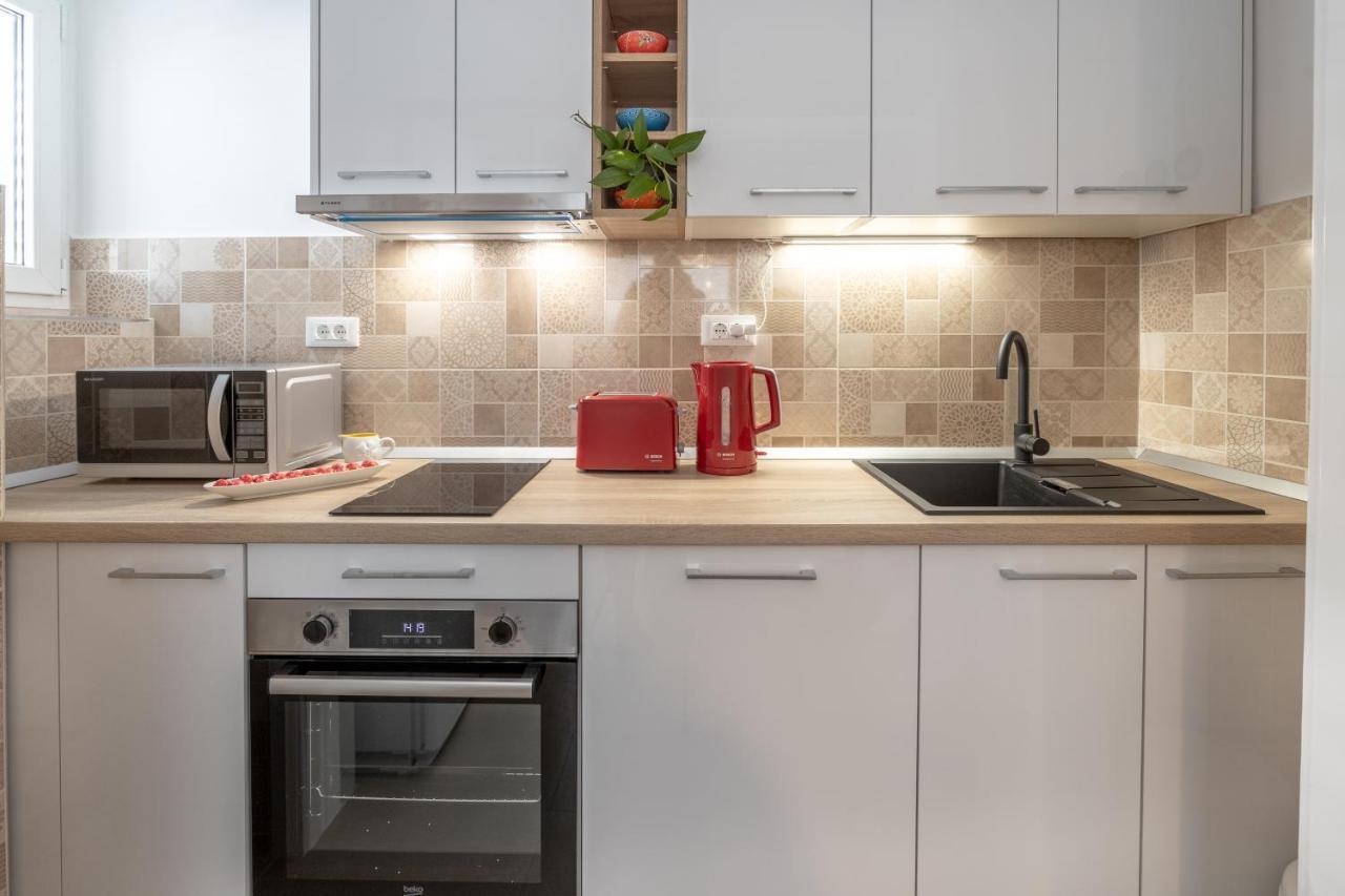 Two-Bedroom Apartment In The Centre Makarska Buitenkant foto