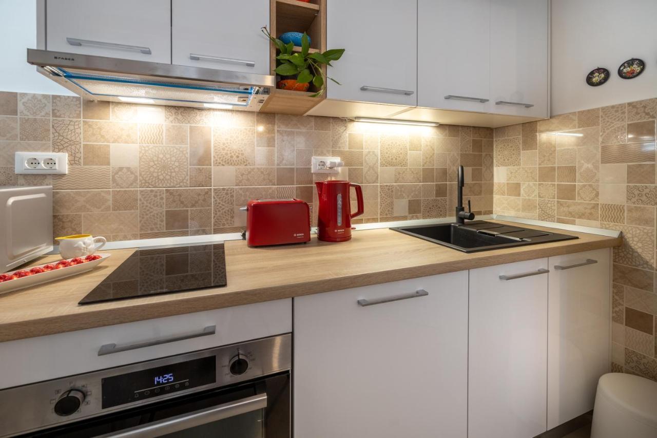 Two-Bedroom Apartment In The Centre Makarska Buitenkant foto