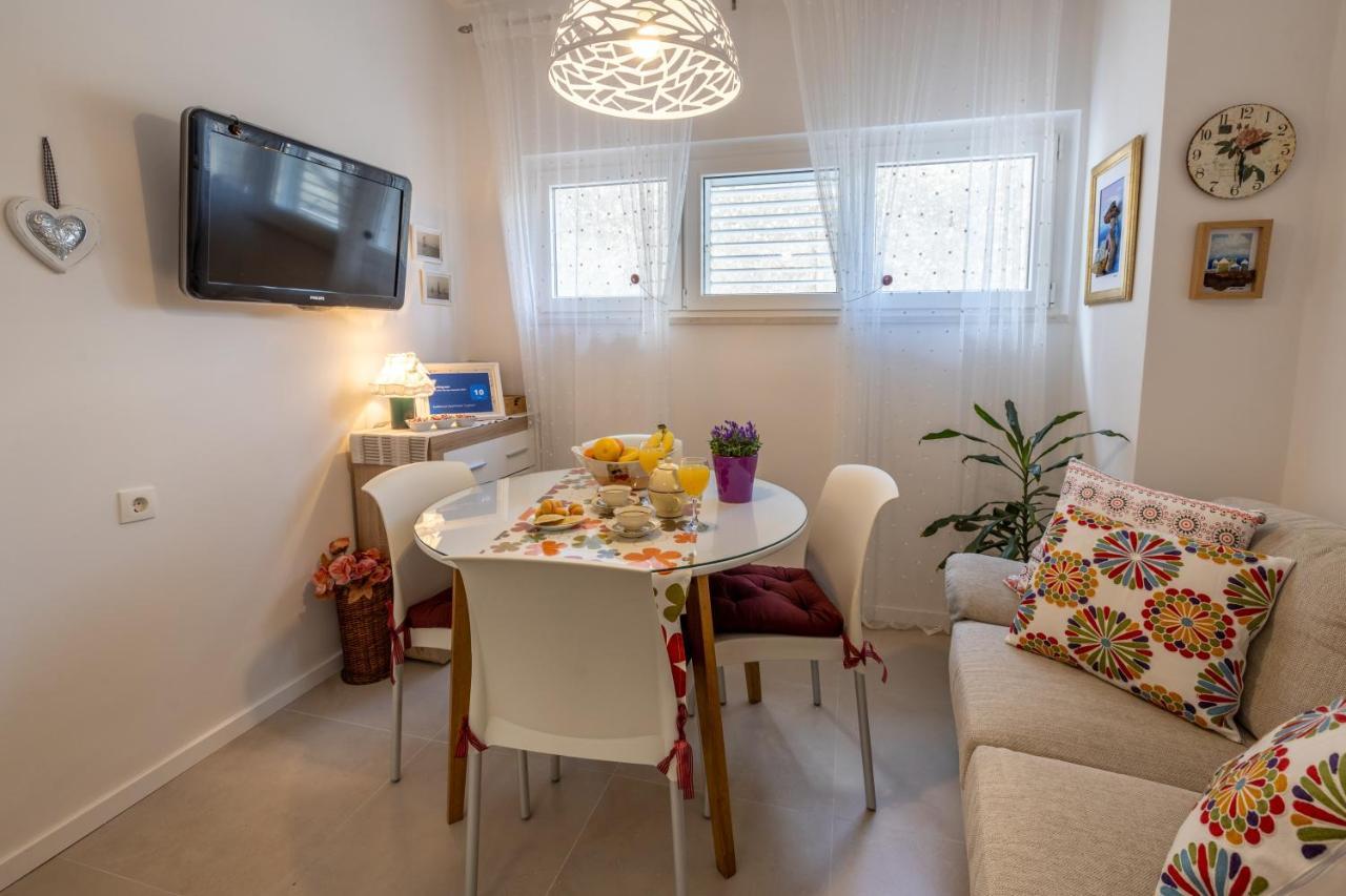 Two-Bedroom Apartment In The Centre Makarska Buitenkant foto