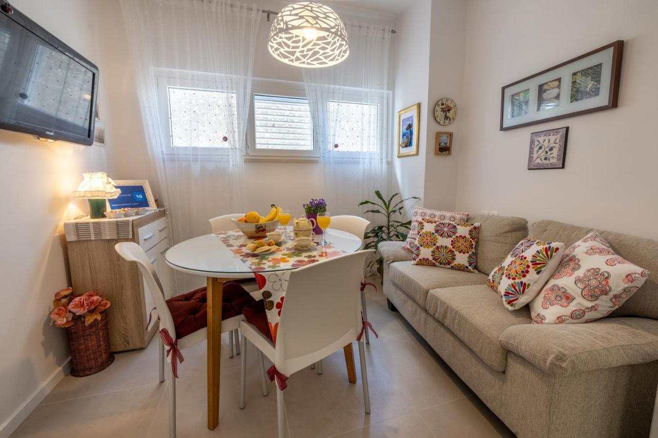 Two-Bedroom Apartment In The Centre Makarska Buitenkant foto