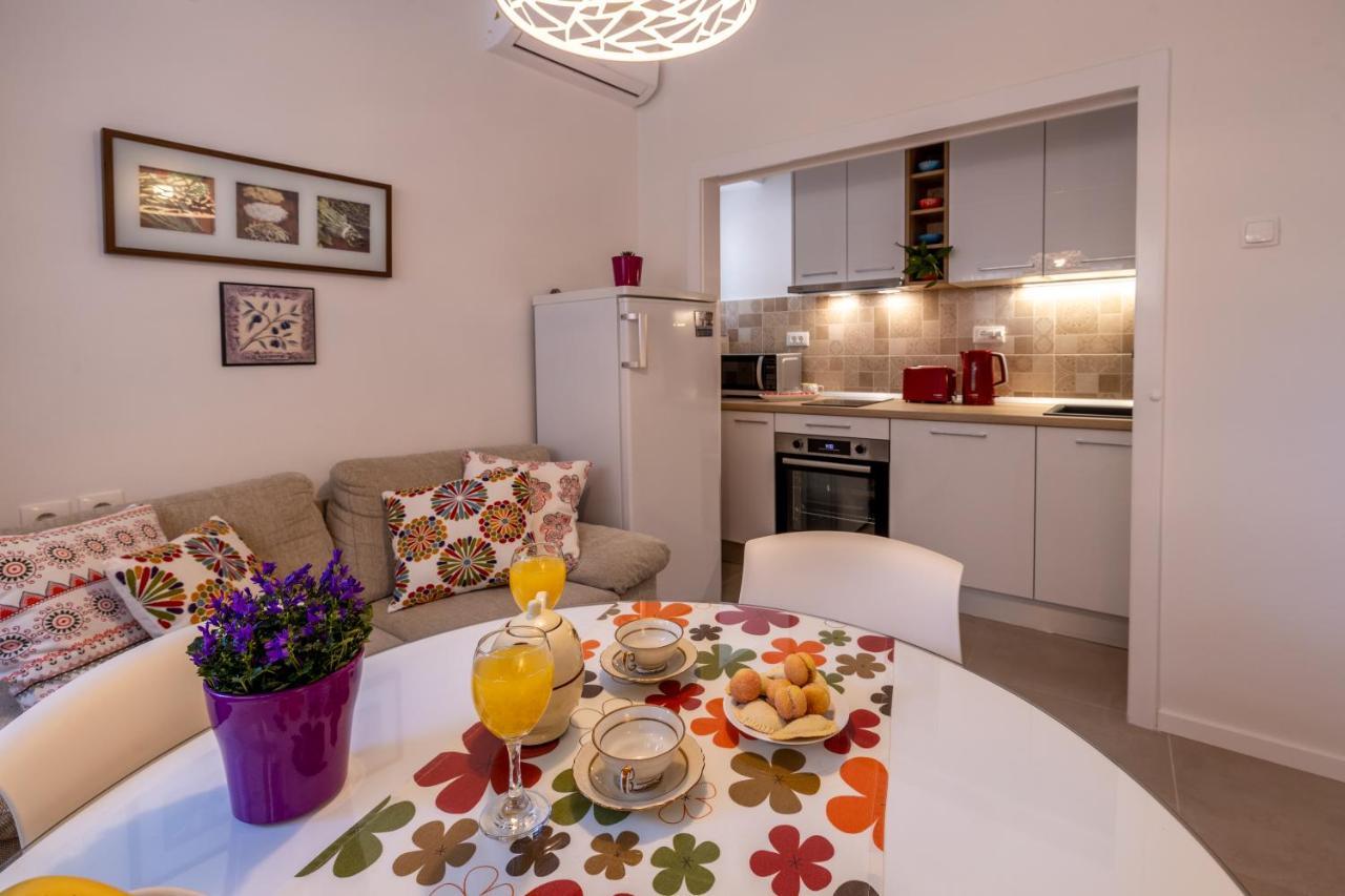 Two-Bedroom Apartment In The Centre Makarska Buitenkant foto